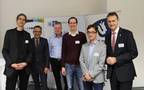 v. li.: Prof. Dr. Alexander Wiebel, Prof. Dr. Henning Kehr (Vizepräsident der Hochschule Worms), Thomas Geyer (Fiege Logistik), Frank Scherz (Howden Turbo), Dr. Alain Pagani (DFKI) und Michael Kundel (Vizepräsident IHK für Rheinhessen) / Foto/Nina Macher