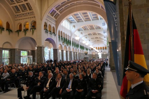 Vereidigung der Bundespolizei Oerlenbach (c) Zentralbereich Innerer Dienst - Medien von Frau Reb.JPG