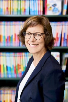 Porträt_Dr-Anuschka-Albertz_Group-Managing-Director-Books-_Ravensburger-Verlag-GmbH.jpg