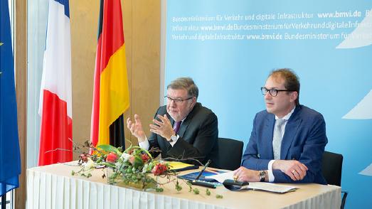 BM Dobrindt und Alain Vidalies unterzeichnen Vereinbarung zur Einrichtung eines deutsch-französischen Digitalen Testfelds