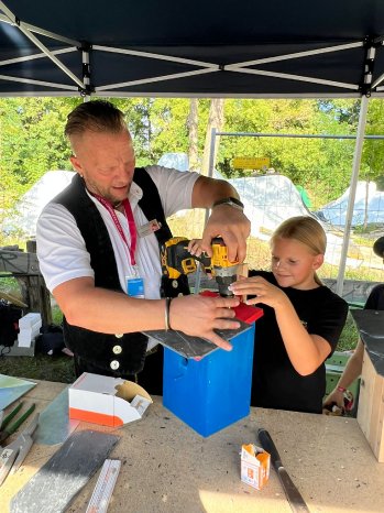 DDM Steffen Weinhold unterstützt Charlotte.JPG