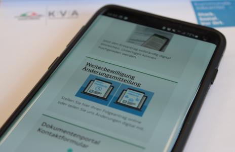 Ab sofort können auch Weiterbewilligungsanträge und Änderungsmitteilungen digital eingereicht werden. Das Online-Portal bietet flexible Möglichkeiten bei der Antragsstellung / Foto: Vogelsbergkreis/C.Lips