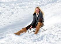 Moderne Schlitten: Platzsparende Spaßmacher für den Schnee