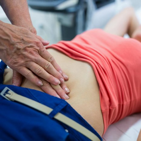 aY9cP1WLo0XkEgPD_woman-getting-ultrasound-abdomen-from-doctor-1-.jpg