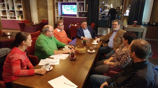 Han Groot Obbink und die Delegation der FBK (Freie Bürger Kalkar e.V.) beim Gespräch im Wunderla.jpg