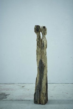 Araiké Treccani Da Silva_wooden sculpture_ Foto_©Marc Haffner.jpg