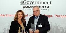 Die Preisträger Heike Raab und Hans-Henning Lühr freuen sich über die Auszeichnung von eGovernment Computing (Foto: VMB)