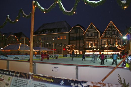 Bad Neustadt Eislaufen bei Nacht.JPG