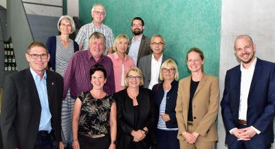 URvl. Peter Hohmann, Kristina Henning, Kordula Schulz-Asche, Dr. Bettina Hoffmann, Anna Maria Braun, Christian Clarus, MRvl: Hermann Häusling, Christiane Rößler, Andreas Gründel, ORvL: Iris Suhr, Jörg Warlich, Marcel Breidenstein / Bildnachweis: B. Braun Melsungen AG