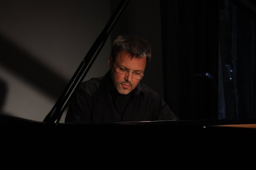 Gerd+F.+Schumann,+Solo+Piano+Album+„You+smell+so+good“ (1).jpg