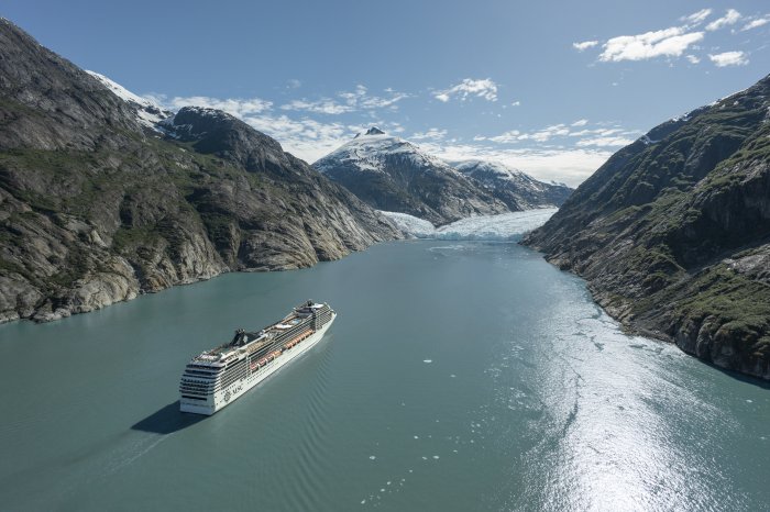 Endicott Arm Alaska.jpg