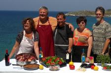 Briám heißt ein traditioneller griechischer Bauerntopf. Bei der Kreta-Tour „Lorbeer, Zimt und Eselspfade“ kochen die Teilnehmer dieses Gericht gemeinsam.
