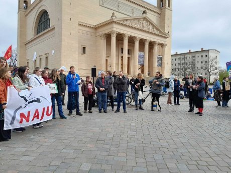 Aktion-erste-Lesung---NABU_S.Schroeder.jpg