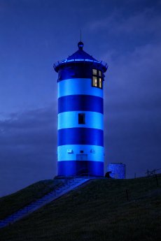 PilsumerLeuchtturm blauesLicht.png