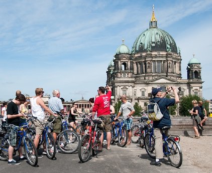 Fahrradtour Berlin_Credit GetYourGuide.jpg