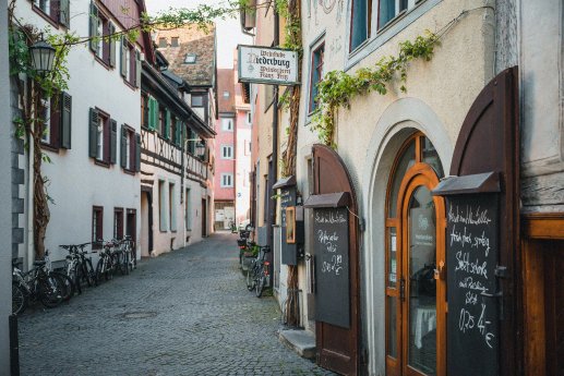 Konstanz-Niederburg-Weinstube-Franz-Fritz-Klostergasse-01_Copyright_MTK-Christoph-Partsch.gif