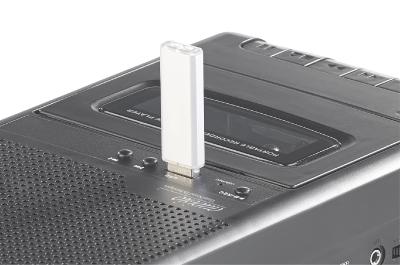 auvisio Mobiler Kassettenspieler und USB-Digitalisierer, Lautsprecher und Mikrofon