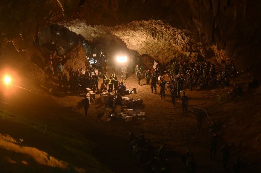 CAVE_300_021_THAI_CAVE_RESCUE_ILLUMINATED_CAVES_WITH_RESCUE_WORKERS_GettyImages-984391410.jpg