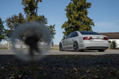 Tuning in Vollendung: Ultratiefer Audi S8 auf Barracuda Ultralight Project X