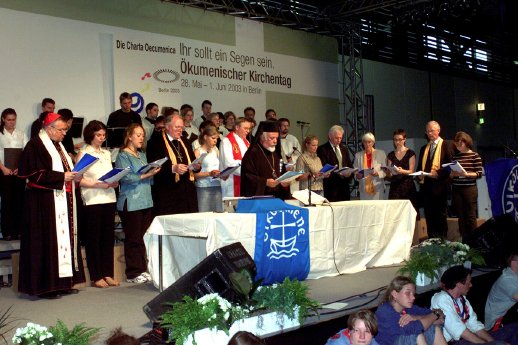 APD_94_2021_Unterzeichnung_II_ChOe_Kirchentag_2003_c50dc519bb.jpg