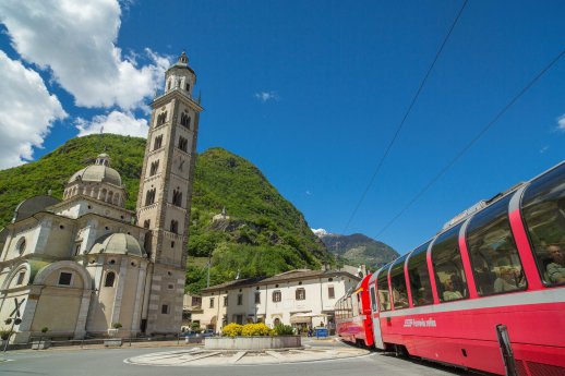 Bernina Express in Tirano (low res).jpg