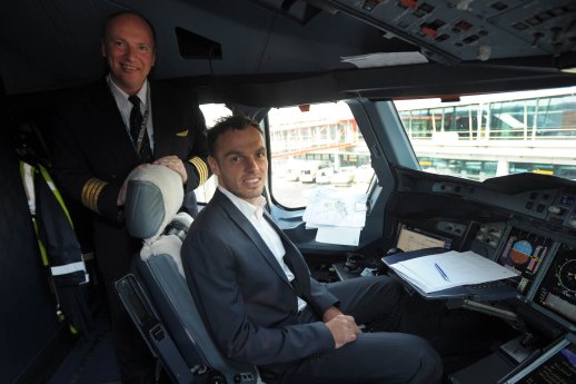 Bild 1 A380 Pilot und Heiko Westermnn.jpg