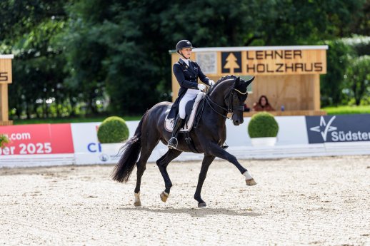 NBP Donaueschingen_Siegerpaar 2024_Lena Hassmann und Maddox Mart_Stefan Lafrentz (1).jpg