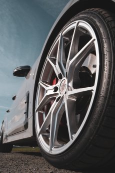 Kia Stinger Barracuda Inferno Silber 12.jpg