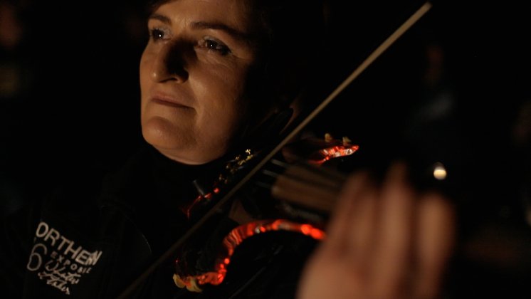 Swiss Fiddlers, Mirjam Niggli & Madeleine Niggli feat. Jane Elliott - End Racism (1).jpg