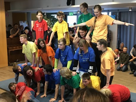 Schulzirkus „Jokulus“ eröffnet den Tag der offenen Tür_Johannes-Landenberger-Förderzentrum .jpg