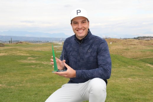 MichaelHirmer-GolfMadOpen2025-Trophy-ProGolfTour_PGT.JPG