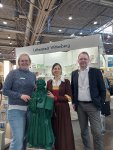 Leipziger Buchmesse 2025 |  v. l.  Kristin Ruske (Tourist-Information Lutherstadt Wittenberg), Katja Köhler & Johannes Killyen (LutherMuseen: Stiftung Luthergedenkstätten in Sachsen-Anhalt)