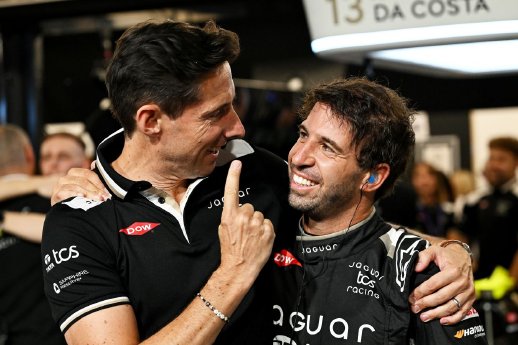 J_TCS_Racing_S12_MitchEvans_IanJames_AntonioFelixdaCosta_London_160826_001.jpg
