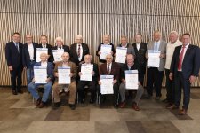  Mit der Verleihung von Goldenen, Diamantenen und Eisernen Meisterbriefen ehrt die Handwerkskammer Mannheim Rhein-Neckar-Odenwald Handwerkerinnen und Handwerker für ihr langjähriges, meisterliches Wirken. In diesem Jahr werden die Urkunden bei Festveranstaltungen in Buchen und in Wiesloch überreicht.