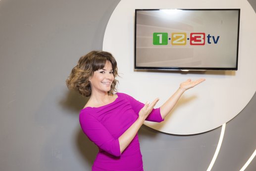 123tv_GittaSaxxim_Studio.jpg