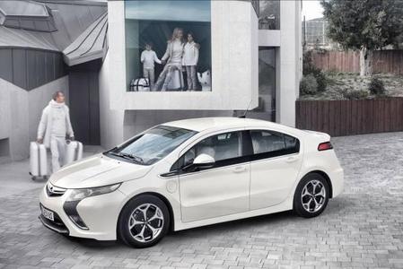 Die Elektrofahrzeuge von Opel (im Bild der Ampera) stehen in den kommenden der Ampera) stehen in den kommenden Mittelpunkt.