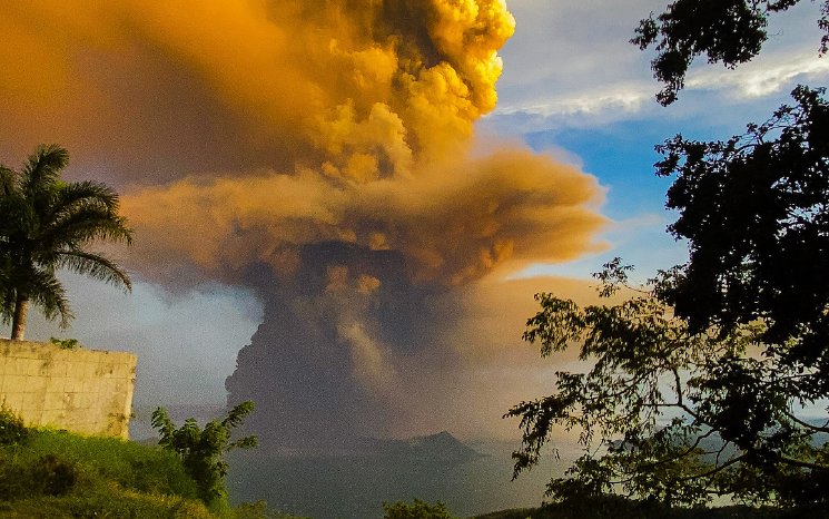 Vulkan Taal_Philippinen_©_ADRA Philippines_1600_q.jpeg
