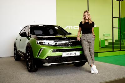 Sänger Nico Santos neuer Botschafter für den neuen Opel Mokka-e