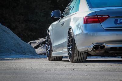 Bodykit, Barracuda-Felgen & Co.: Audi A5 8T à la JMS Fahrzeugteile
