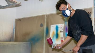Die Faszination an Holz oder die kreativen Möglichkeiten sind mit die Hauptgründe für Abiturienten, eine Ausbildung im Handwerk zu beginnen