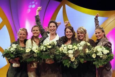 von links nach rechts: Elisabeth Born (Saale-Unstrut), Juliane Kremtz (Sachsen), Madeleine Rossel (Rheingau), Ramona Sturm (Mosel), Alina Bäcker (Ahr), Annika Strebel (Rheinhessen) (Bild: www.deutscheweine.de)