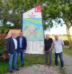 Das Foto zeigt von links nach rechts: Wolfgang Lübben, Marketingleiter der Touristik-GmbH Krummhörn, Heinrich Heinenberg, Prokurist der Touristik-GmbH Krummhörn-Greetsiel, Uwe Fitzek von der Interessengemeinschaft zur Förderung Greetsiels sowie Jochen Jacobsen, Vorsitzender vom Fremdenverkehrsverein.