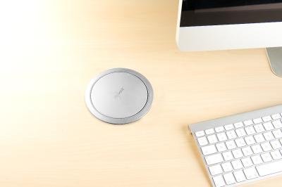 revolt Versenkbare Tisch-Steckdose, Qi-kompatibel, 230 V, USB A & C, Ø 120 mm / Copyright: PEARL. GmbH / www.pearl.de