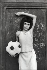 la bambina con il pallone