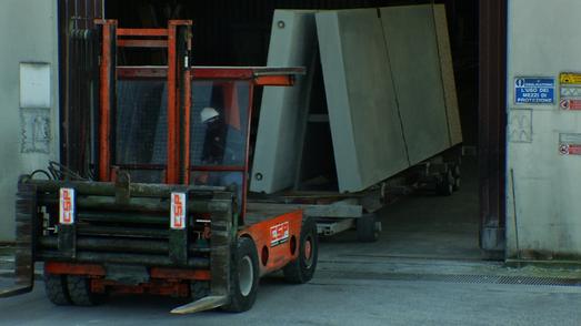 Zuverlässig und wirtschaftlich: CSP Prefabbricati transportiert tonnenschwere Bauteile mit dem ContiRT20 Performance