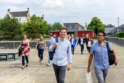 Studieninteressierte können sich noch bis zum 20. September für einige Bachelor-Studiengänge an der Hochschule Osnabrück bewerben