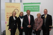 Novitas-BKK Vorständin Stefanie Eickmeier, Antje Bandemer, Fallteamkoordinatorin Bunter Kreis, Bürgermeister Manfred Osenger, Dr. Gabriele Weber, 1. Vorsitzende Bunter Kreis, Harald Stollmeier, Pressesprecher Novitas BKK