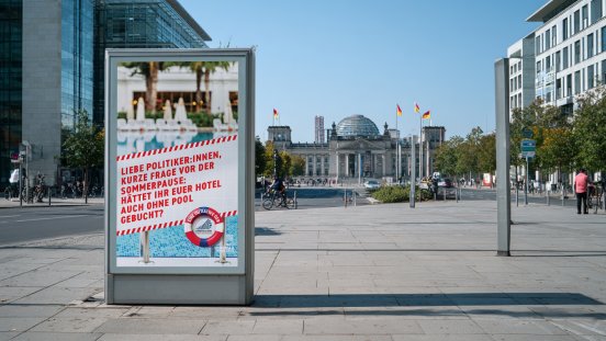 Motiv_Sommerpause_Politik_(c)_Baederallianz_Deutschland.jpg