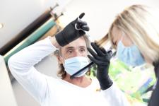 Seit Mitte Dezember sind die 1.750 Friseur- und Kosmetikbetriebe im Bezirk der Handwerkskammer Reutlingen geschlossen, zum zweiten Mal innerhalb von zehn Monaten. Ein längerer Lockdown könnte für viele das Aus bedeuten /  Foto: Sascha Schneider