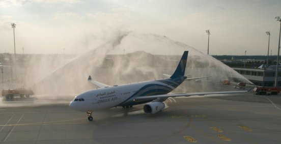 Erstflug Oman Air_MUC_Wassertaufe_.jpg